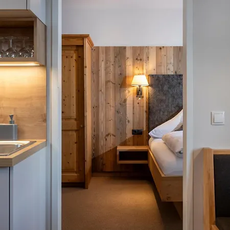 Stadler Aparthotel 3*